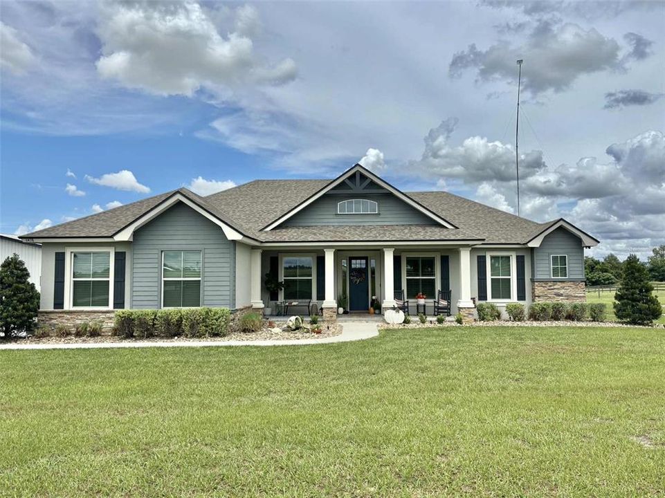 Active With Contract: $999,000 (4 beds, 2 baths, 2255 Square Feet)