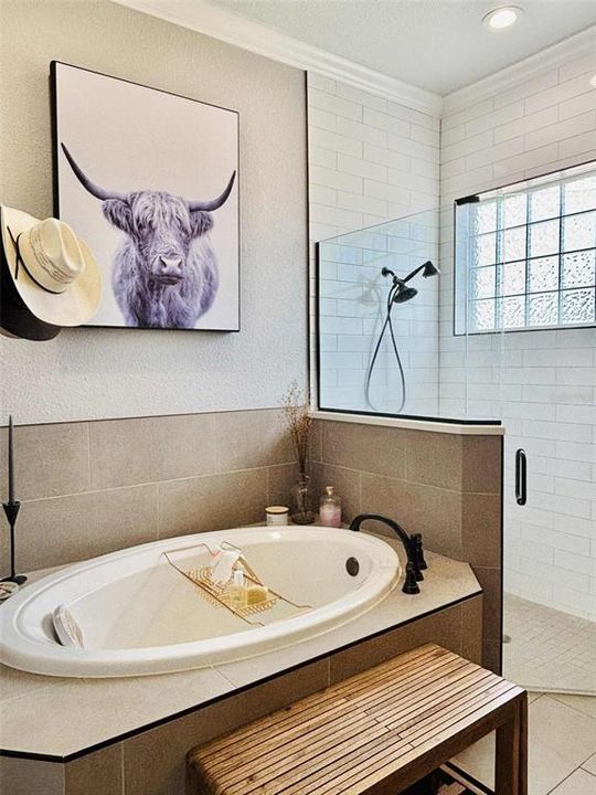 Active With Contract: $999,000 (4 beds, 2 baths, 2255 Square Feet)