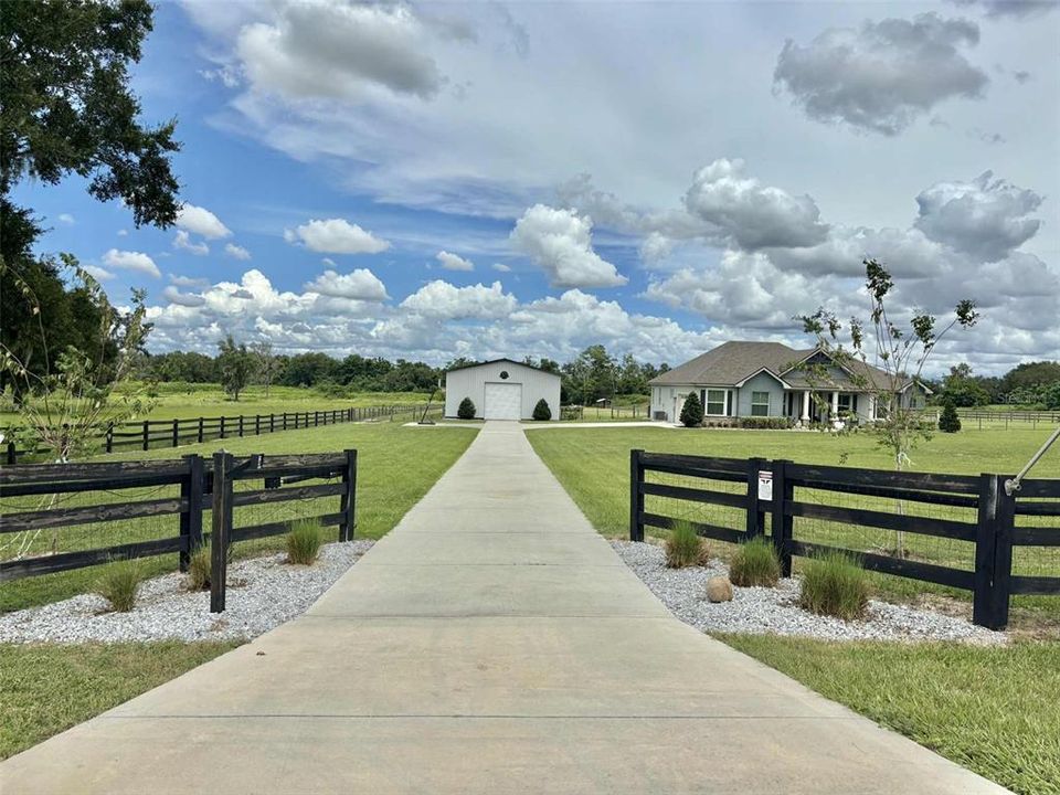 Active With Contract: $999,000 (4 beds, 2 baths, 2255 Square Feet)