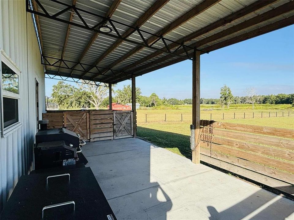 Active With Contract: $999,000 (4 beds, 2 baths, 2255 Square Feet)