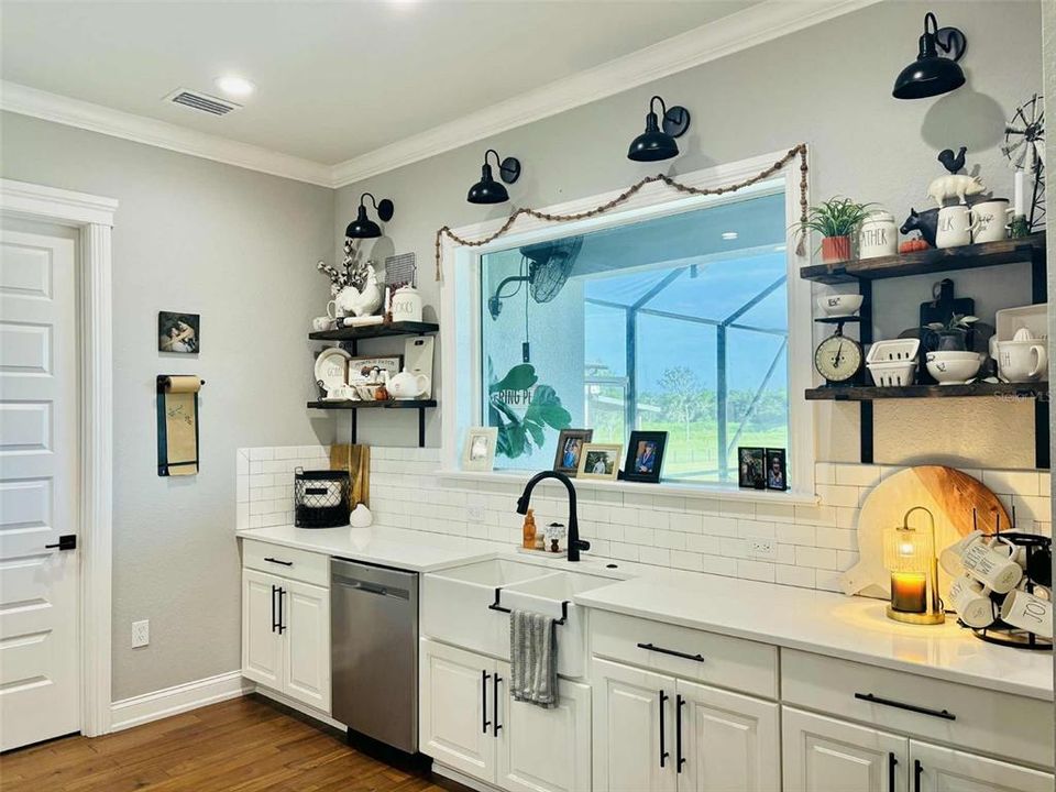 Active With Contract: $999,000 (4 beds, 2 baths, 2255 Square Feet)