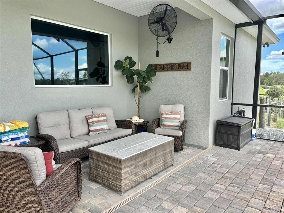 Active With Contract: $999,000 (4 beds, 2 baths, 2255 Square Feet)