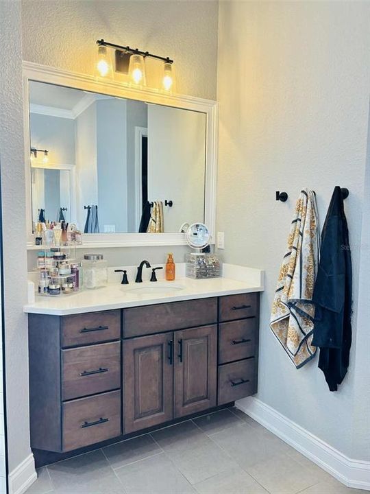 Active With Contract: $999,000 (4 beds, 2 baths, 2255 Square Feet)