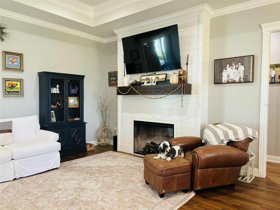 Active With Contract: $999,000 (4 beds, 2 baths, 2255 Square Feet)