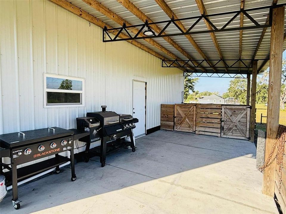 Active With Contract: $999,000 (4 beds, 2 baths, 2255 Square Feet)