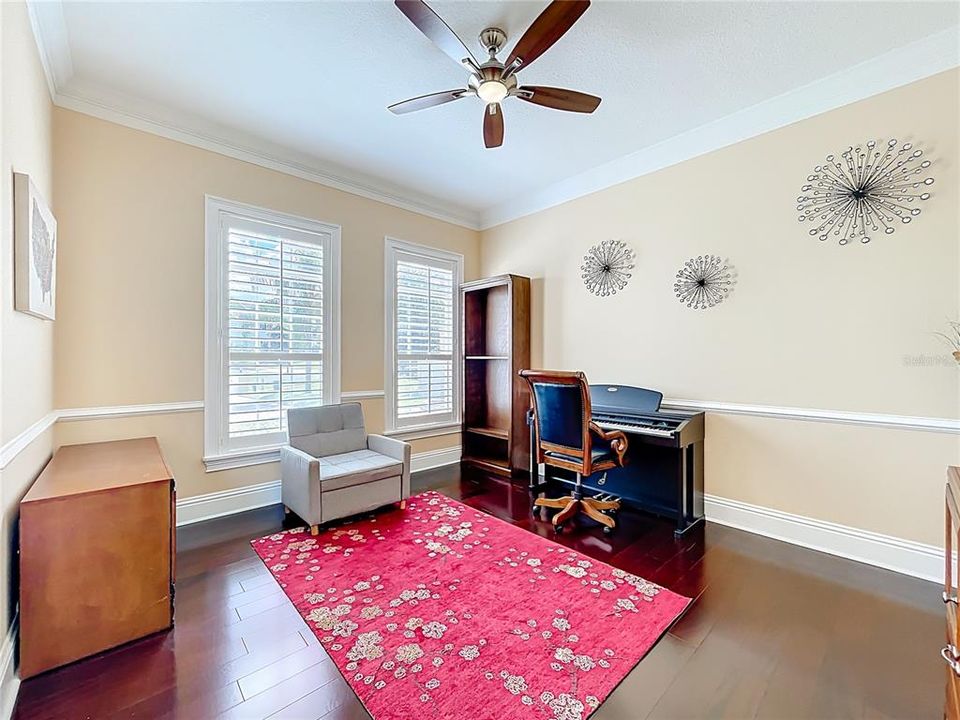 合同活跃: $965,000 (5 贝兹, 5 浴室, 4483 平方英尺)