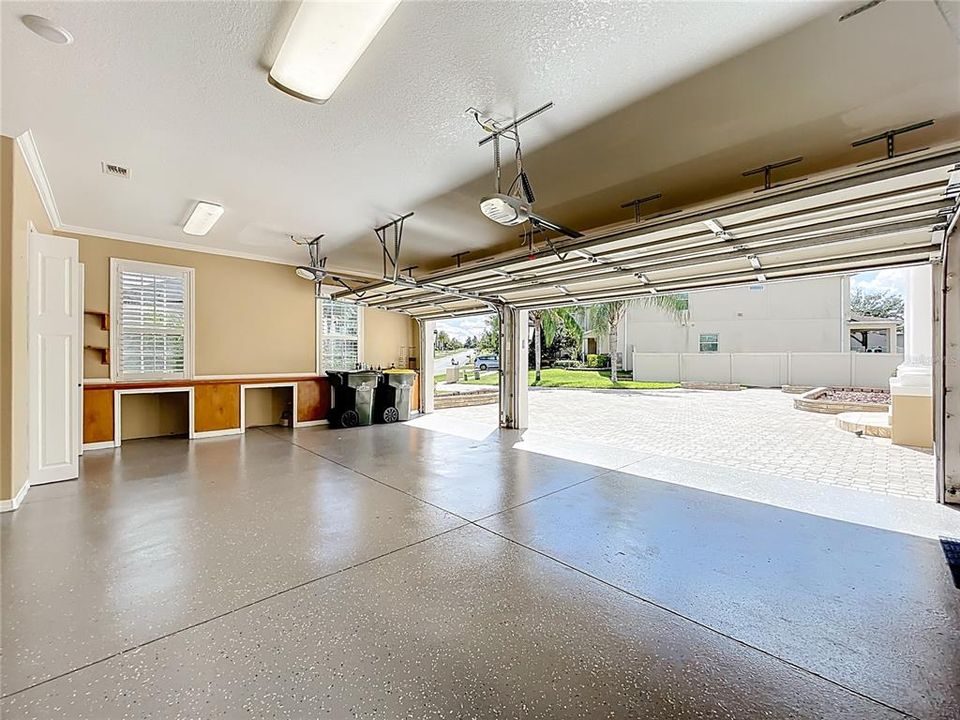 合同活跃: $965,000 (5 贝兹, 5 浴室, 4483 平方英尺)