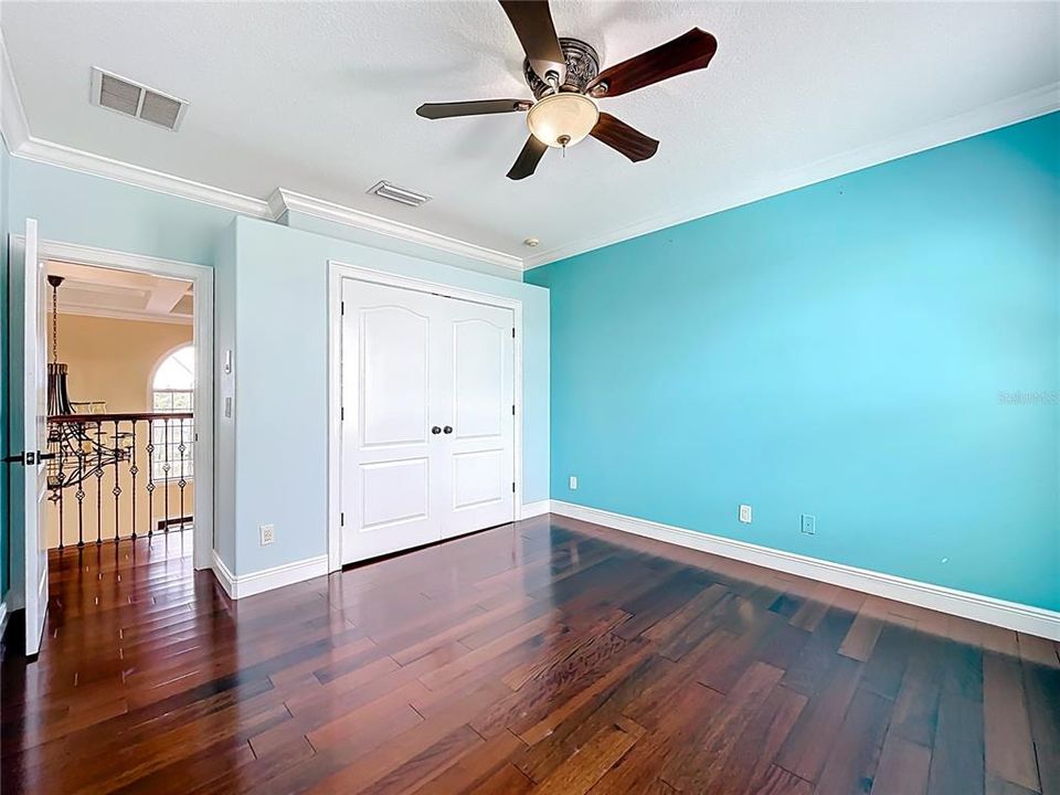 合同活跃: $965,000 (5 贝兹, 5 浴室, 4483 平方英尺)