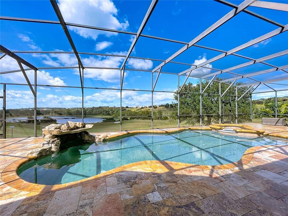 合同活跃: $965,000 (5 贝兹, 5 浴室, 4483 平方英尺)