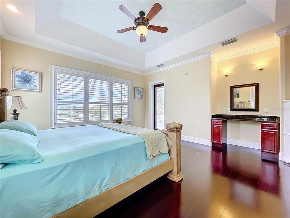 合同活跃: $965,000 (5 贝兹, 5 浴室, 4483 平方英尺)