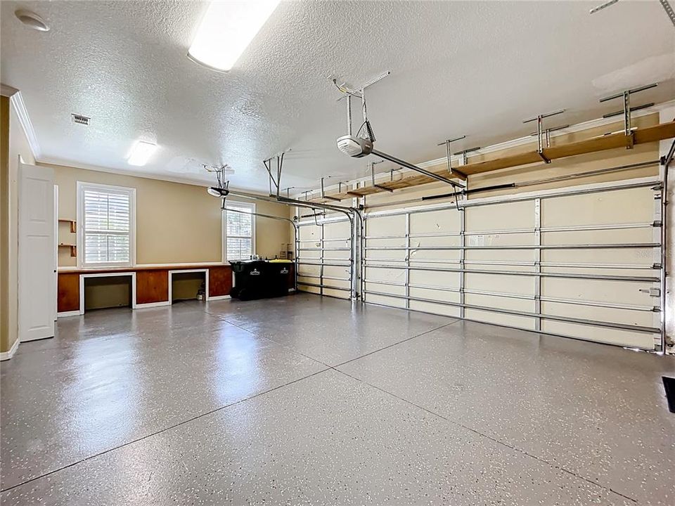 合同活跃: $965,000 (5 贝兹, 5 浴室, 4483 平方英尺)