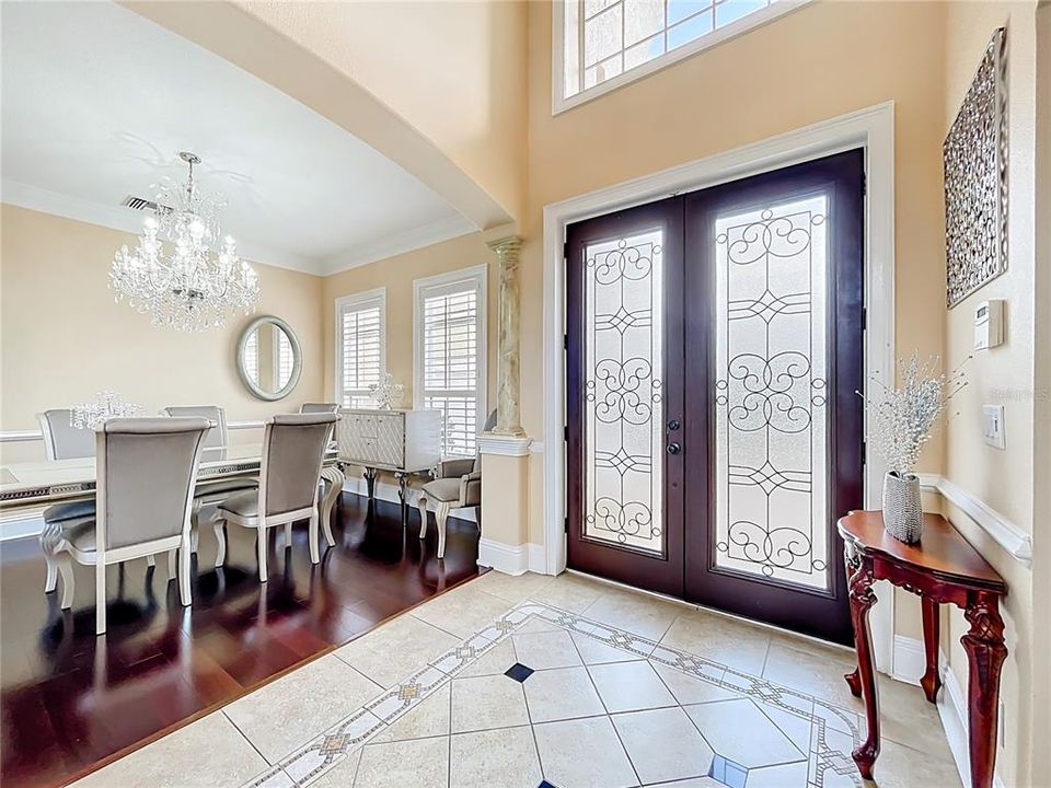 合同活跃: $965,000 (5 贝兹, 5 浴室, 4483 平方英尺)