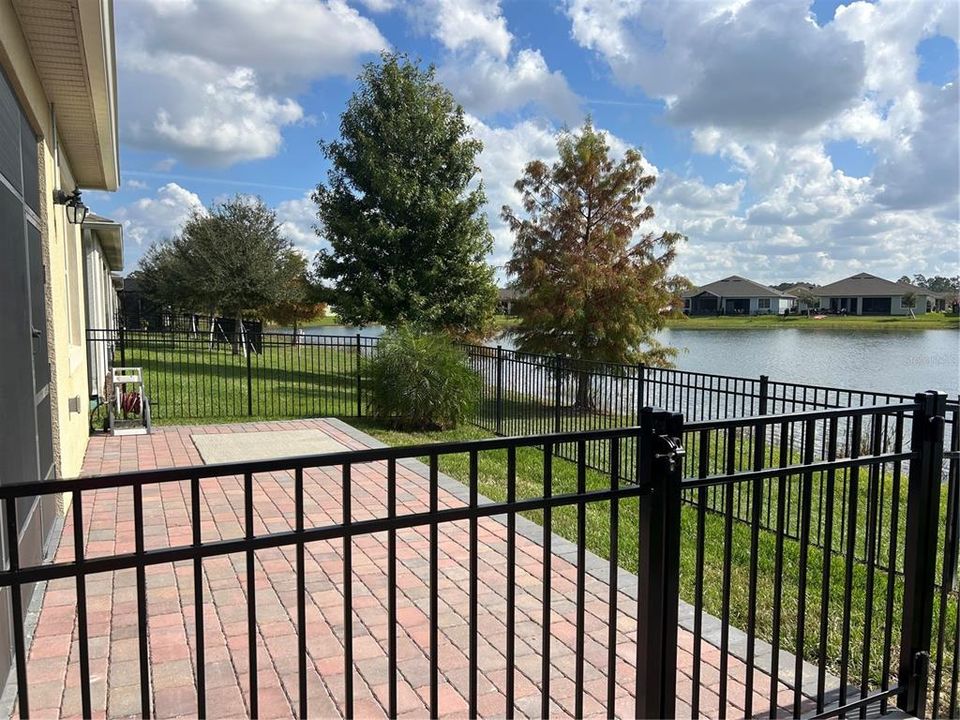 На продажу: $319,999 (2 спален, 2 ванн, 1627 Квадратных фут)