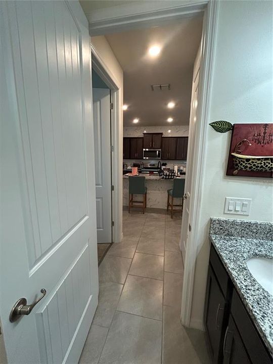 На продажу: $319,999 (2 спален, 2 ванн, 1627 Квадратных фут)