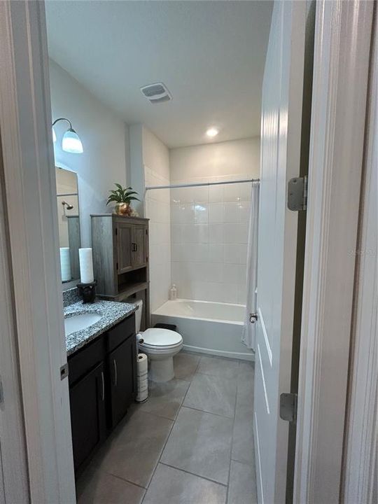 На продажу: $319,999 (2 спален, 2 ванн, 1627 Квадратных фут)