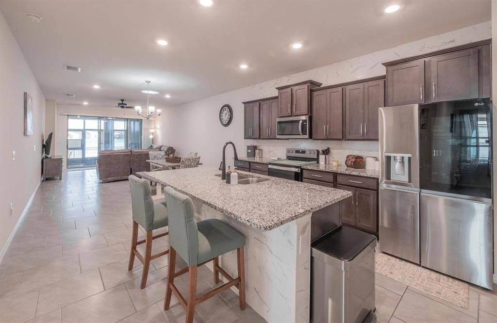 На продажу: $319,999 (2 спален, 2 ванн, 1627 Квадратных фут)