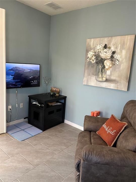 На продажу: $319,999 (2 спален, 2 ванн, 1627 Квадратных фут)