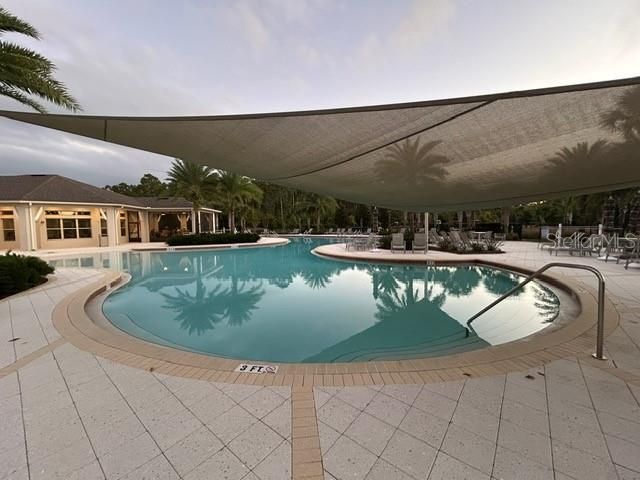 На продажу: $319,999 (2 спален, 2 ванн, 1627 Квадратных фут)