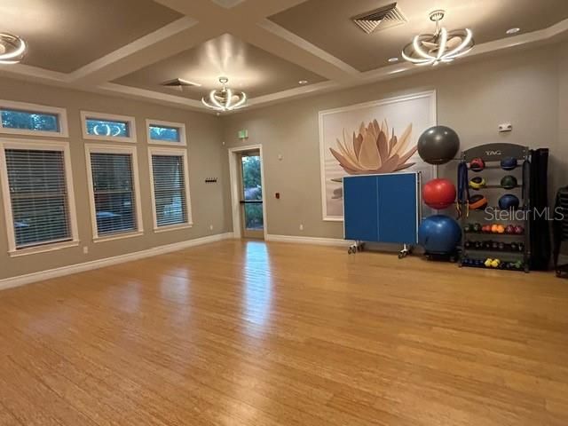 На продажу: $319,999 (2 спален, 2 ванн, 1627 Квадратных фут)