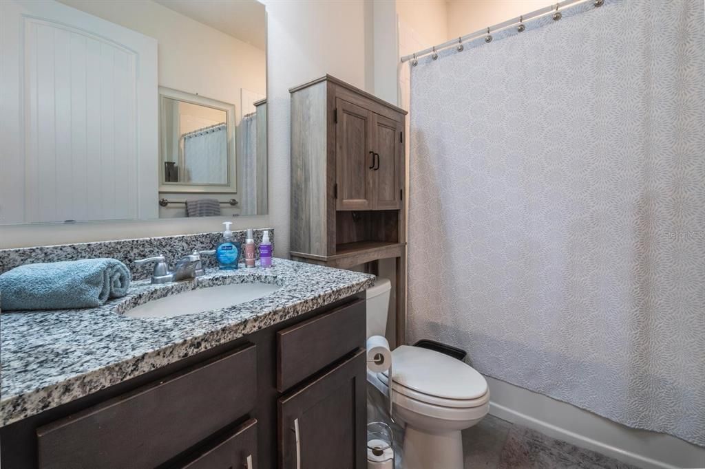 На продажу: $319,999 (2 спален, 2 ванн, 1627 Квадратных фут)