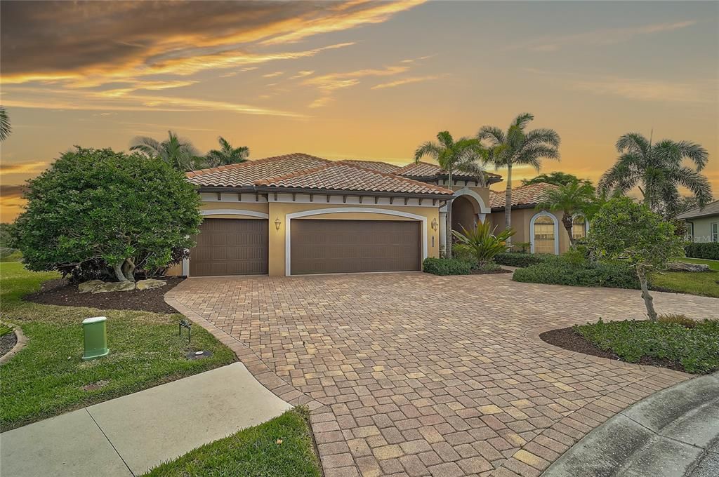 待售: $1,125,000 (4 贝兹, 3 浴室, 4107 平方英尺)