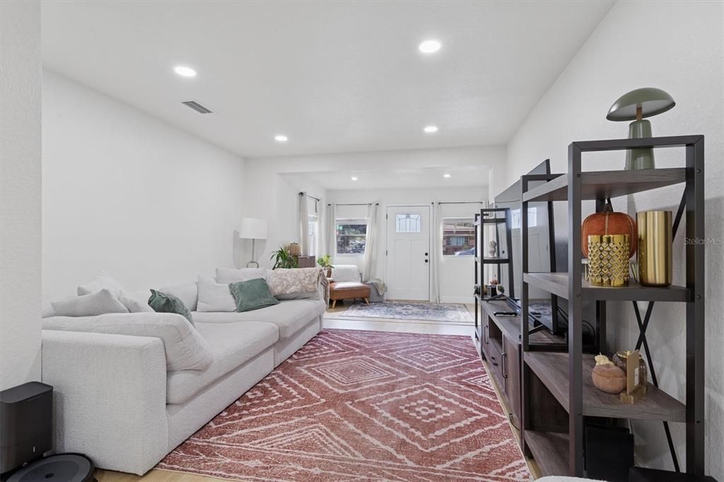 For Sale: $340,000 (3 beds, 2 baths, 1356 Square Feet)