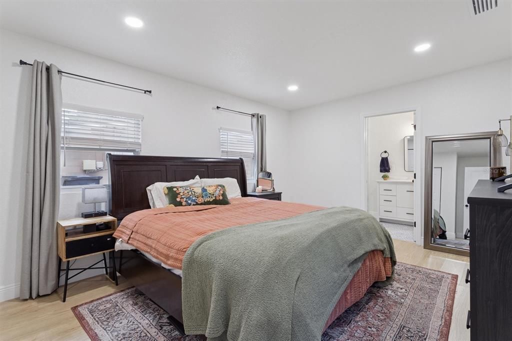 For Sale: $340,000 (3 beds, 2 baths, 1356 Square Feet)