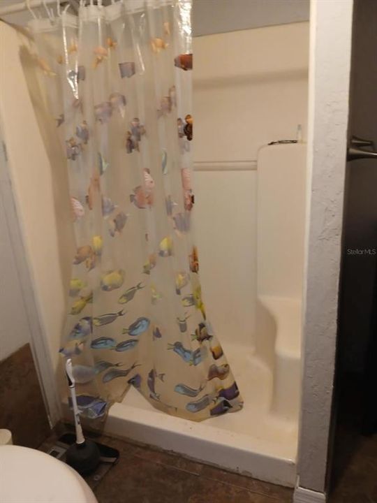 合同活跃: $112,500 (2 贝兹, 2 浴室, 660 平方英尺)