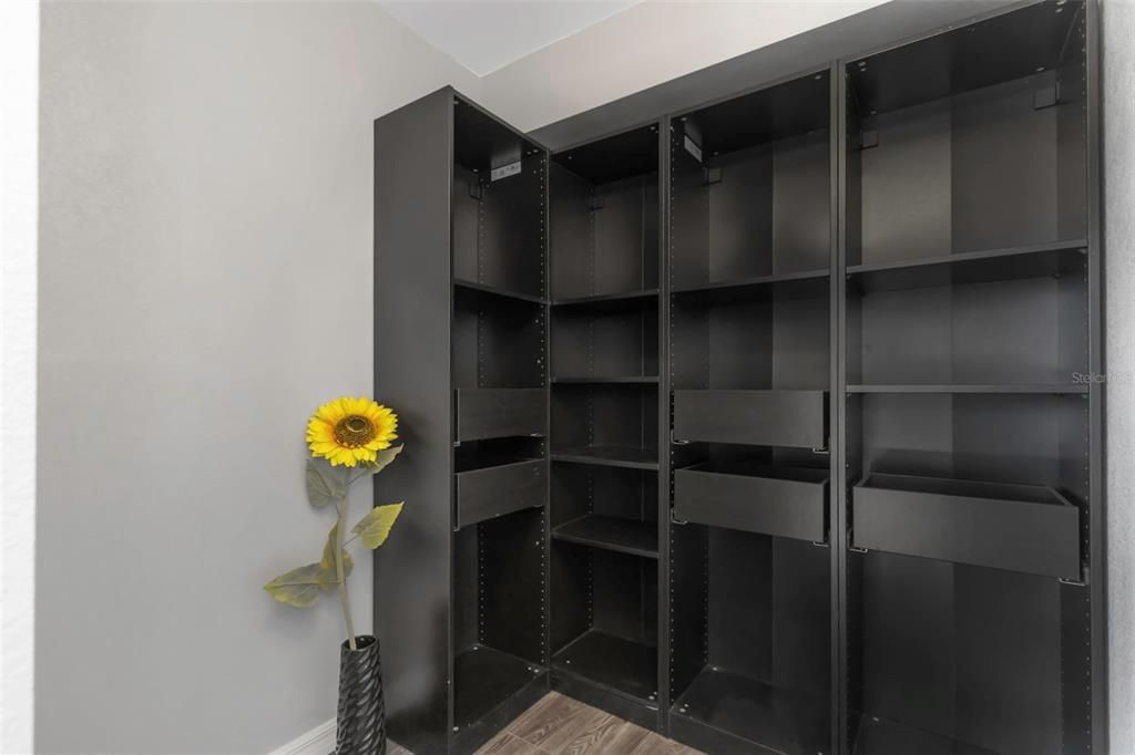 For Sale: $299,000 (2 beds, 2 baths, 1050 Square Feet)