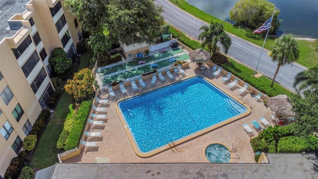 For Sale: $299,000 (2 beds, 2 baths, 1050 Square Feet)