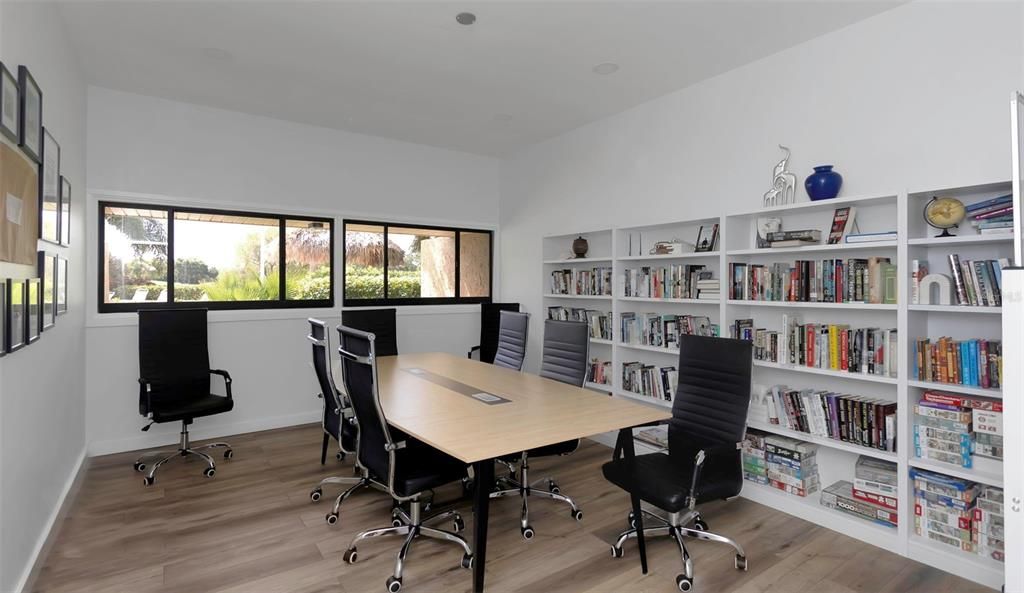 For Sale: $299,000 (2 beds, 2 baths, 1050 Square Feet)