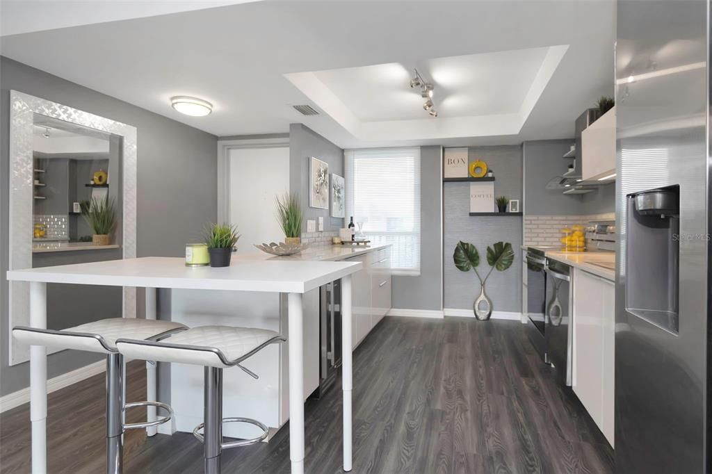 For Sale: $299,000 (2 beds, 2 baths, 1050 Square Feet)