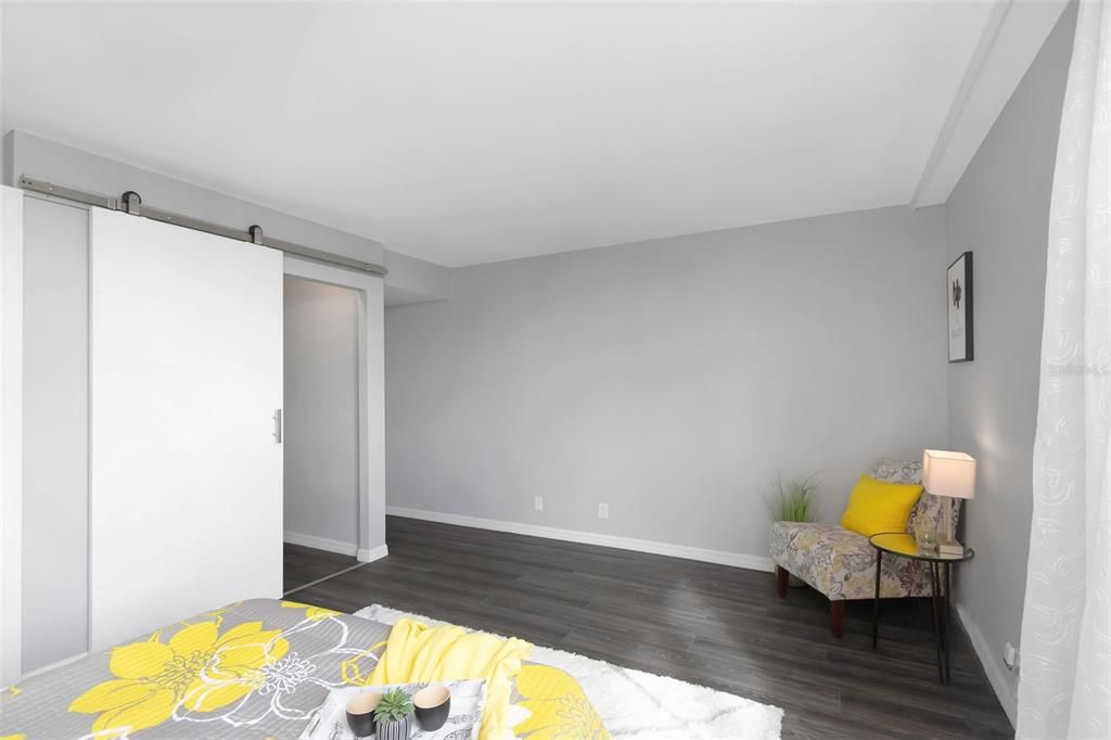 For Sale: $299,000 (2 beds, 2 baths, 1050 Square Feet)