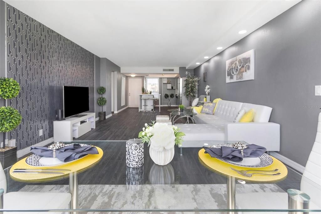 For Sale: $299,000 (2 beds, 2 baths, 1050 Square Feet)