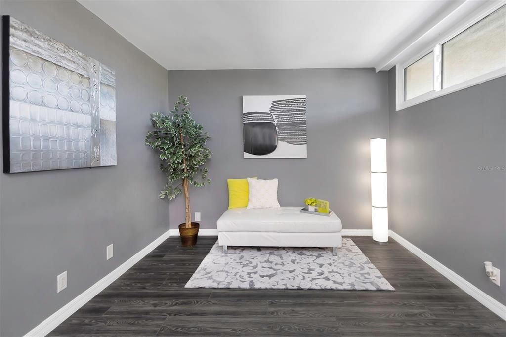 For Sale: $299,000 (2 beds, 2 baths, 1050 Square Feet)