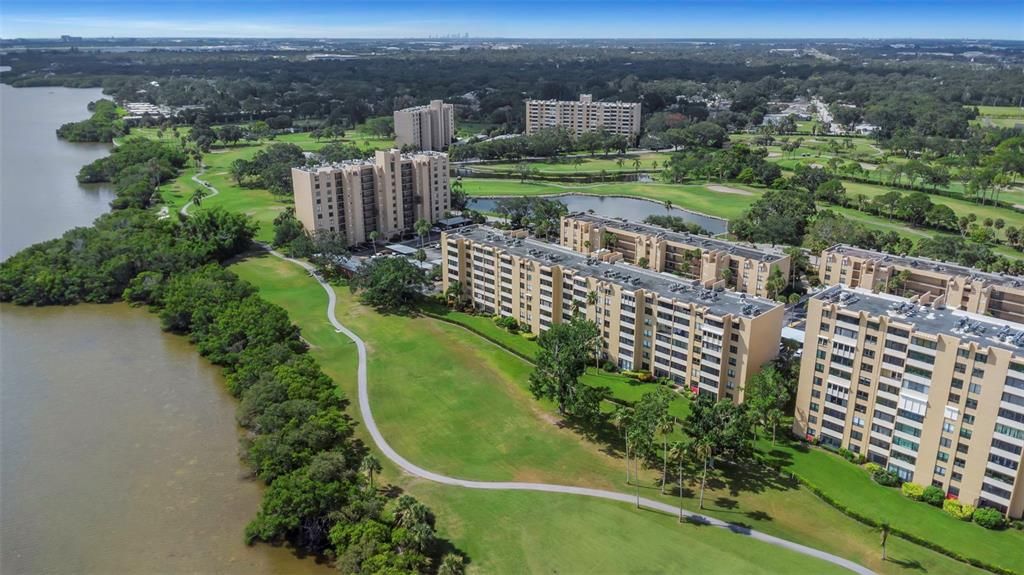 For Sale: $299,000 (2 beds, 2 baths, 1050 Square Feet)