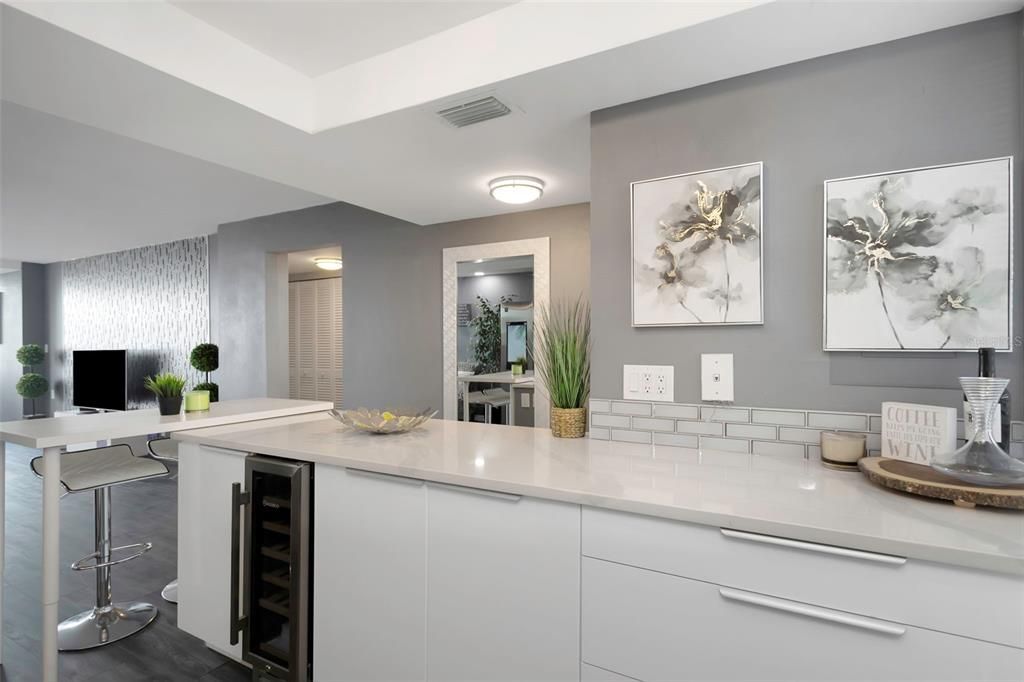 For Sale: $299,000 (2 beds, 2 baths, 1050 Square Feet)