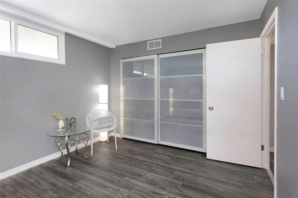 For Sale: $299,000 (2 beds, 2 baths, 1050 Square Feet)