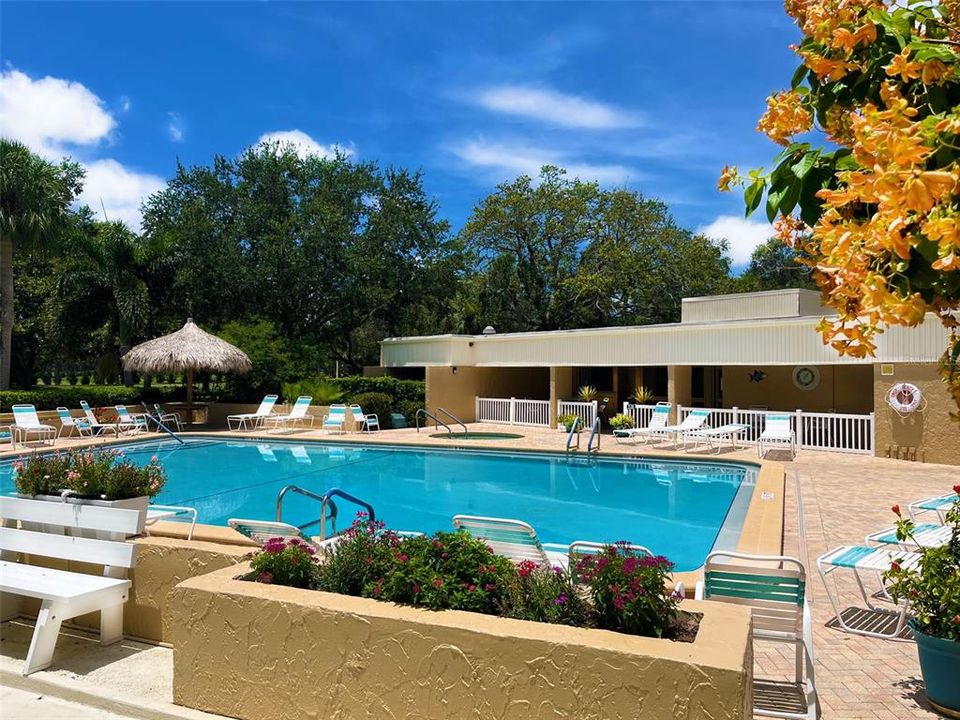 For Sale: $299,000 (2 beds, 2 baths, 1050 Square Feet)