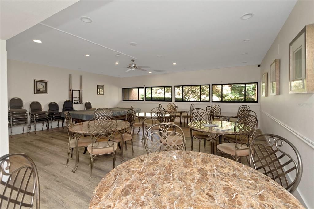 For Sale: $299,000 (2 beds, 2 baths, 1050 Square Feet)