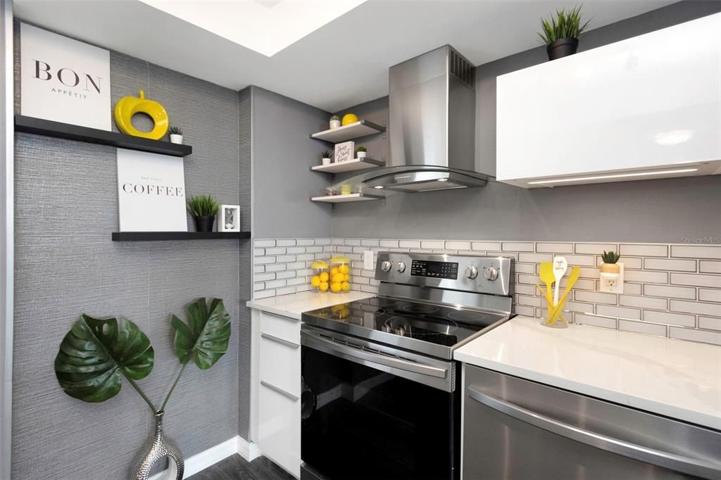 For Sale: $299,000 (2 beds, 2 baths, 1050 Square Feet)