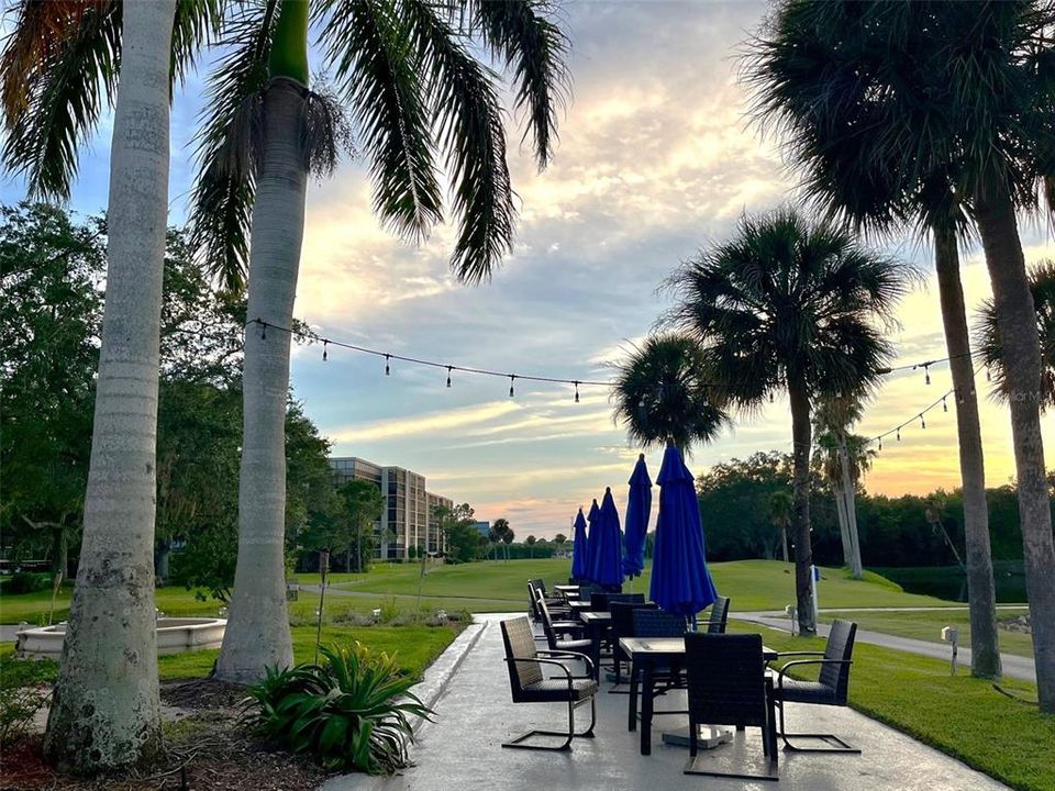 For Sale: $299,000 (2 beds, 2 baths, 1050 Square Feet)