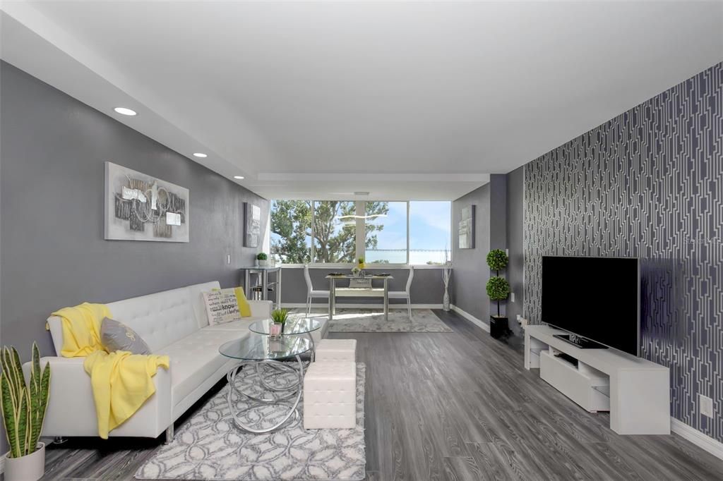 For Sale: $299,000 (2 beds, 2 baths, 1050 Square Feet)