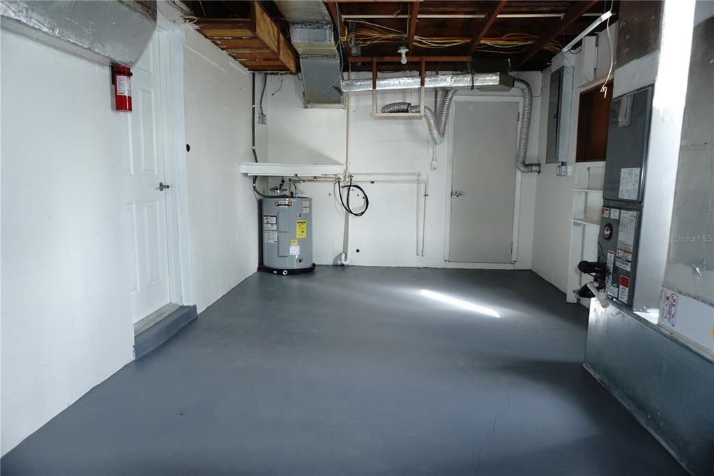 For Sale: $339,900 (3 beds, 2 baths, 1102 Square Feet)