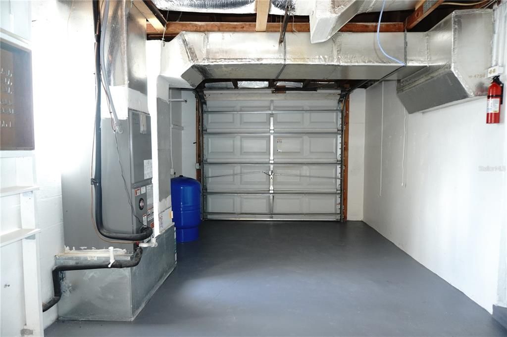 For Sale: $339,900 (3 beds, 2 baths, 1102 Square Feet)