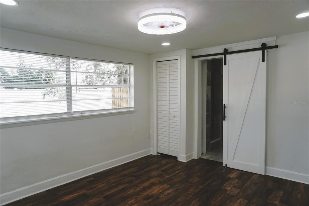 For Sale: $339,900 (3 beds, 2 baths, 1102 Square Feet)