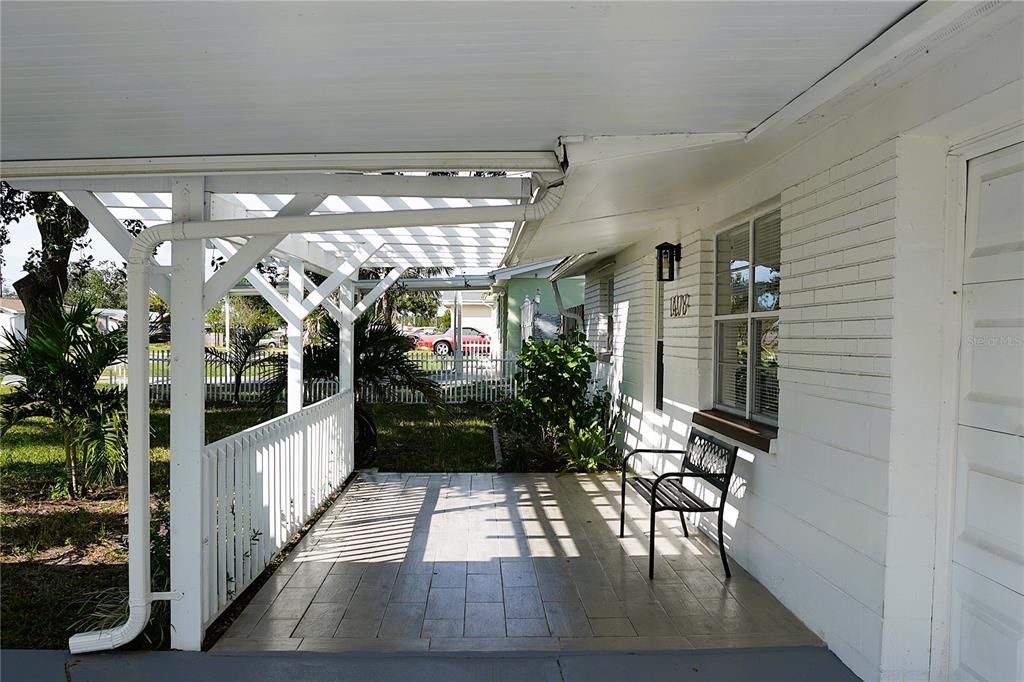 For Sale: $339,900 (3 beds, 2 baths, 1102 Square Feet)