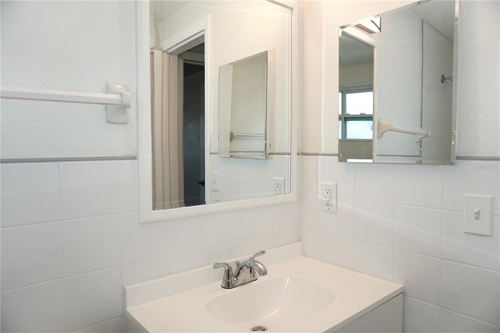 For Sale: $339,900 (3 beds, 2 baths, 1102 Square Feet)