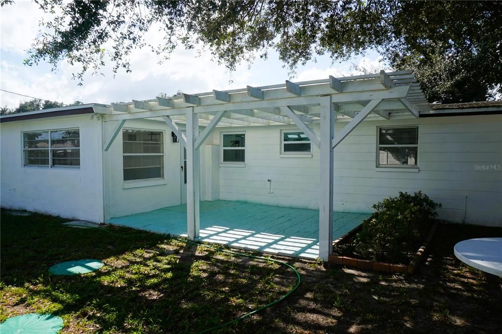 For Sale: $339,900 (3 beds, 2 baths, 1102 Square Feet)