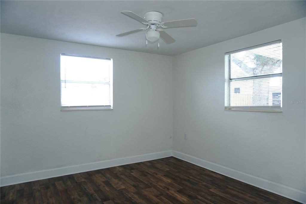 For Sale: $339,900 (3 beds, 2 baths, 1102 Square Feet)